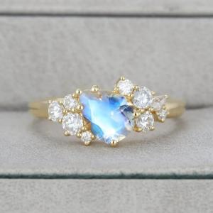 China 14K Yellow Gold Bridal Antique Promise Anniversary Gift for Women Pear Shaped Moonstone Engagement Ring factory