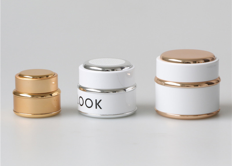 White Plastic Cosmetic Jar , Makeup Moisturiser Small Ointment Containers 50g