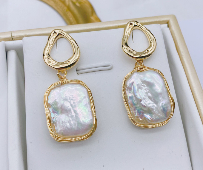 Natural Baroque Pearl Earring Fashion Irregular Pearl Dangle Earrings For Women Baroque Freshwater Pearls Hoop Earrings