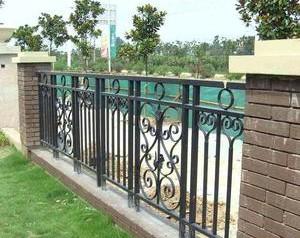 China Anti Rust Decorative Iron Fence Panels Cast Iron Railing Multi Design factory