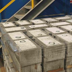 China Good Thermal Shock Resistance Fireclay Glazed Thin Brick For Furnace Door Customizable Products factory