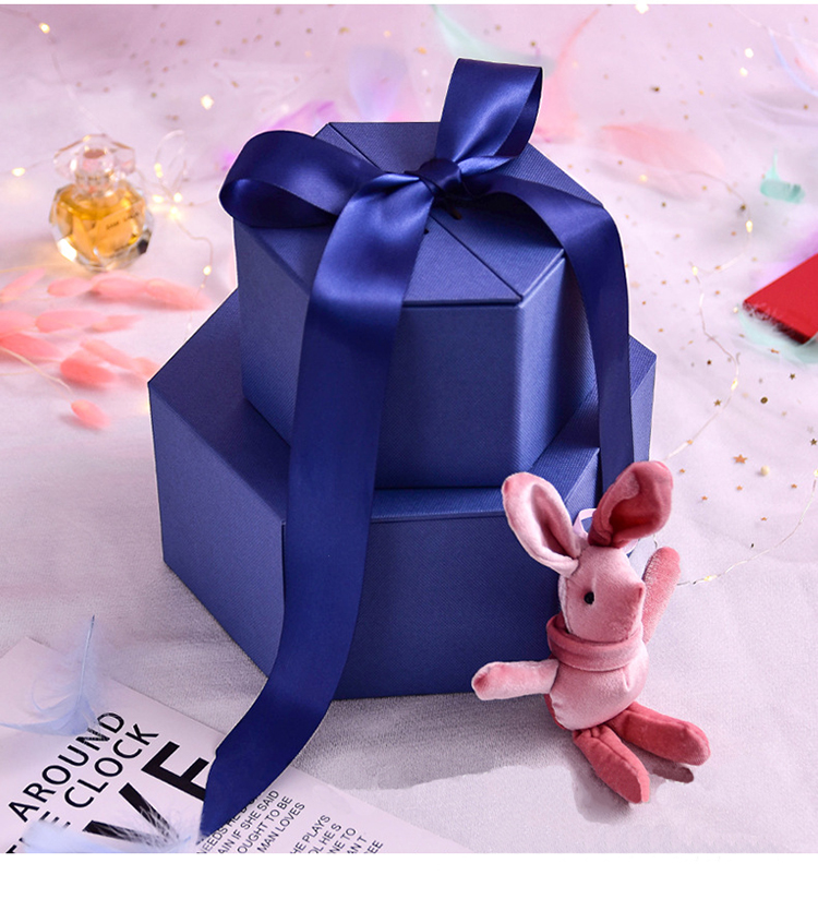 Custom Packaging Box Luxury Wedding Gift Box Heart Shape Cardboard Gift Box With Ribbon