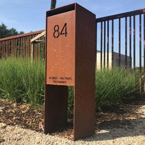 China Metal Letter Box Corten Steel Garden Sculpture Eye Catching For Outdoor Spaces factory