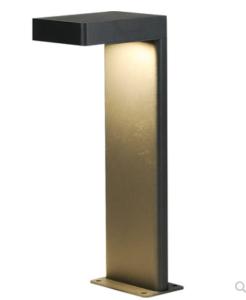 China Aluminum Solar Powered Outdoor Accent Lights 5V 1.5W Outdoor Driveway Post Lights factory