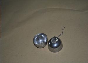 China Lightweight stainless steel air filter Tea Ball With Corrosion Resistant , Halogen Material factory