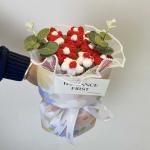 Birthday Gift Handmade Knitted Woolen Flower Bouquet Roses Gift for Girls and