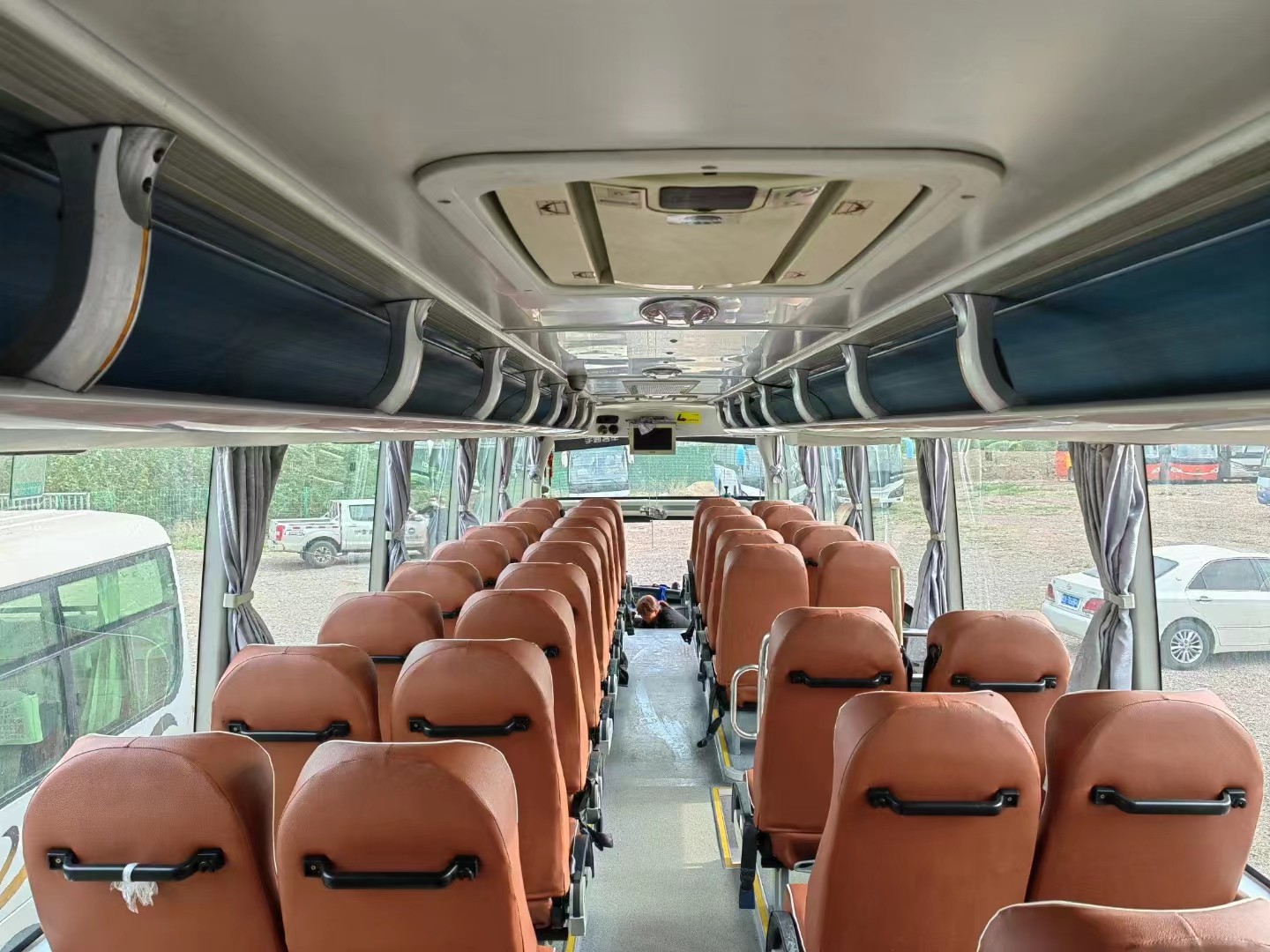 ZK6127 Used Yutong Coach Bus Air Bag Suspension 55seats Two Doors