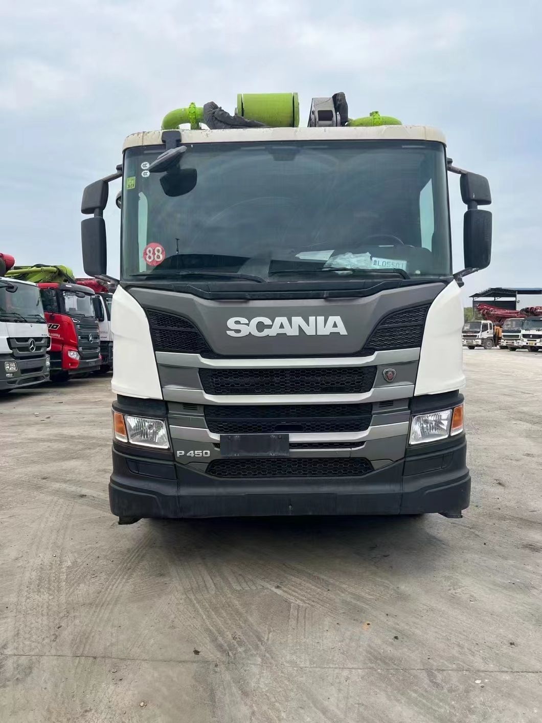 Used Truck-Mounted Concrete Pump Truck Pump Construction Machine Zoomlions 56m Mounted Pump Truck in Stock for Sale