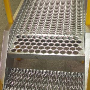 China 5.0mm Thickness Metal Grip Strut Plank For Stair Tread factory
