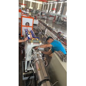 China Unique Threaded Design PE Carbon Spiral Corrugated Pipes Plastic Making Machine Extruder on sale