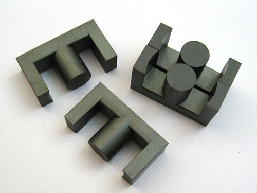 Durable Soft Magnetic Materials EER Cores Compositon Of Fe2O3 / MnO And ZnO
