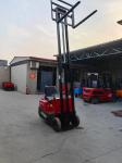 Solid Tire Battery Operated Forklift 2 Ton Lifting 6m 2.5m Turning Radius Sit