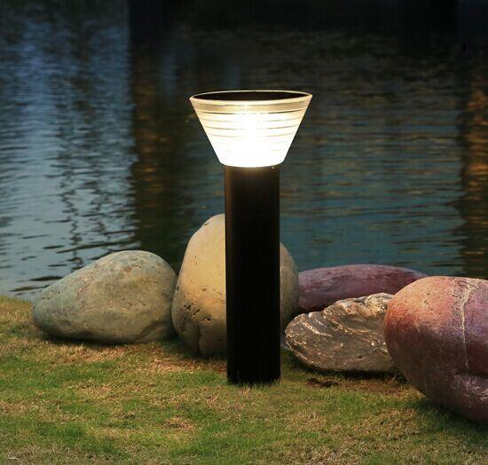 Factory Wholesale Led Solar Lawn Lamps IP 65 Waterproof Outdoor Solar Garden