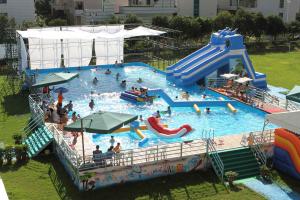 China Professional Steel Frame Swimming Pool For Outdoor Water Proof factory