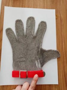 China Stainless steel CUT RESISTANT GLOVES ring mesh chain mail mesh auti-cutting safety gloves S M L XL XXL factory