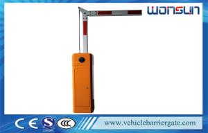 China High Speed Car Park Barriers With 90 Degree Articulated Boom Anti - Freezing Oil factory