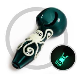 China Spoon Shape Pipes Glass Smoking Pipe 4 Inches Length Luminous Octopus On Glass factory