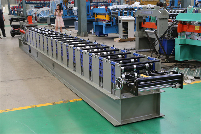 Aluminum half round roof ridge cap roll forming machine for roof building material