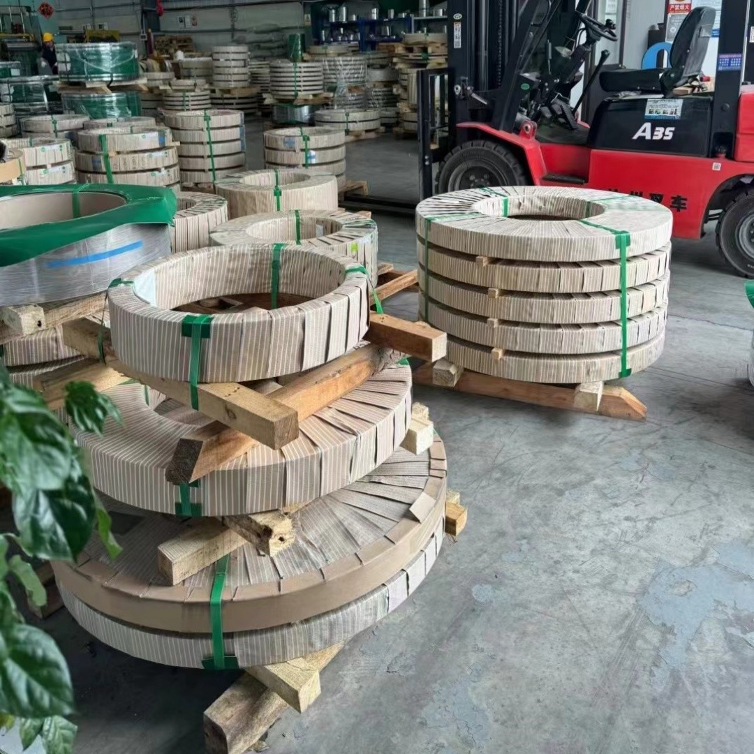 441 AISI 441 1.4509 Stainless Steel Coil Strip 1.0 X 109,6 Mm 2D Surface