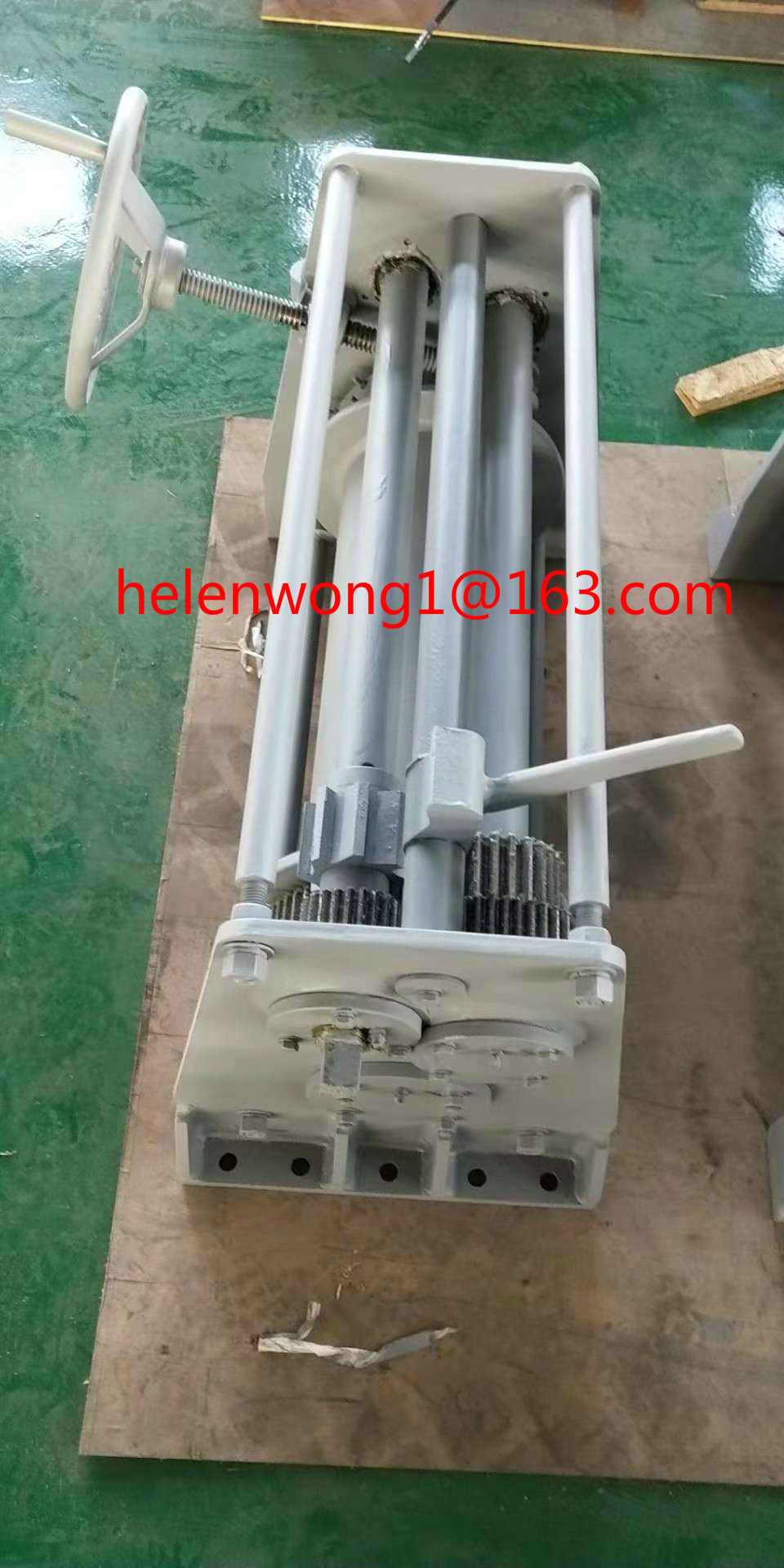 12mm wire rope and 80m wire rope length 0.5t marine hand winch