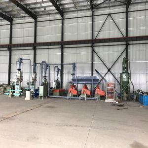 100 Mesh Crumb Rubber Grinder Machine Tire Recycling Production Line