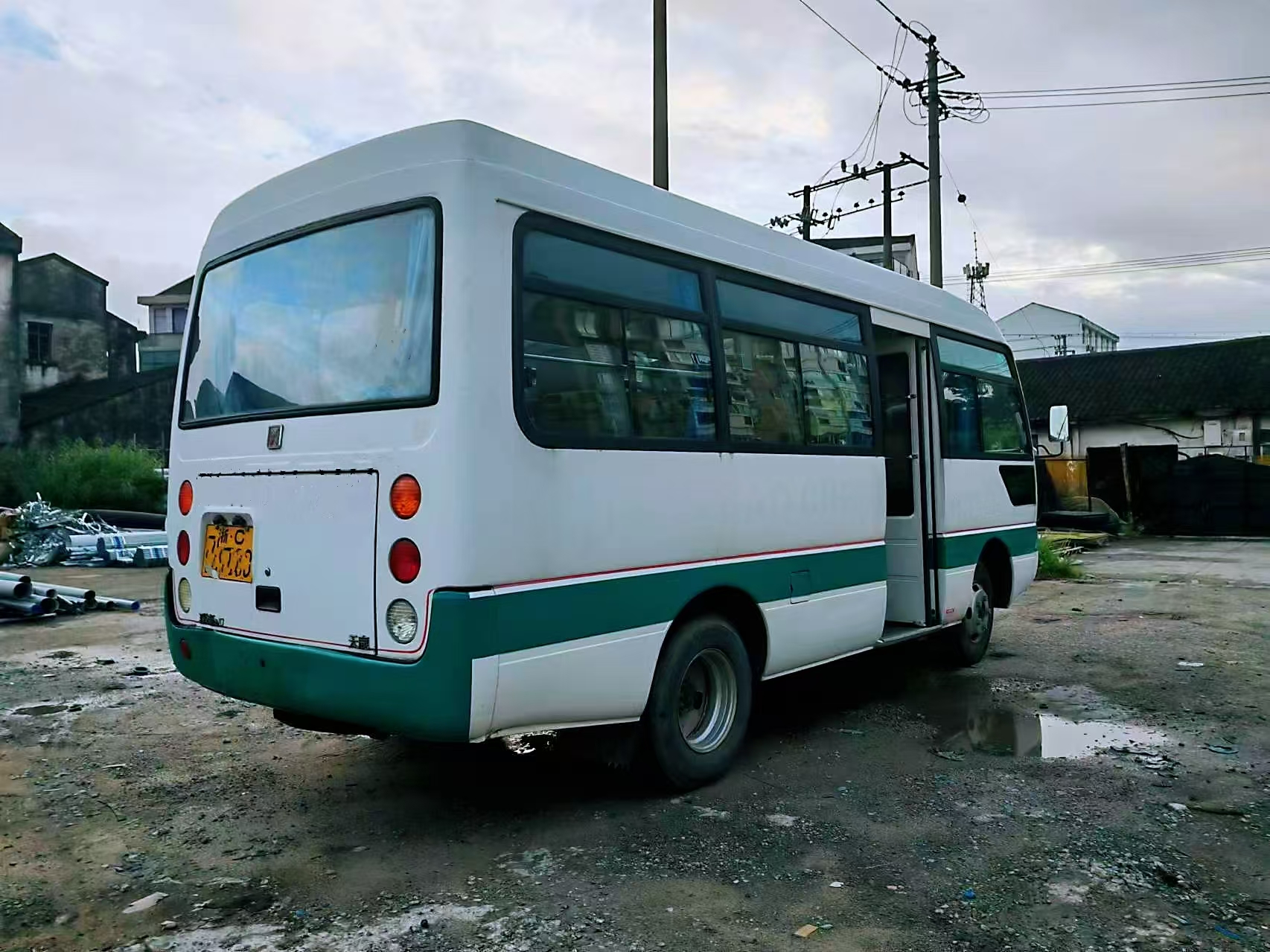 18 Seats Tour Bus With Max Speed of 100km/h and Customer's Requirement