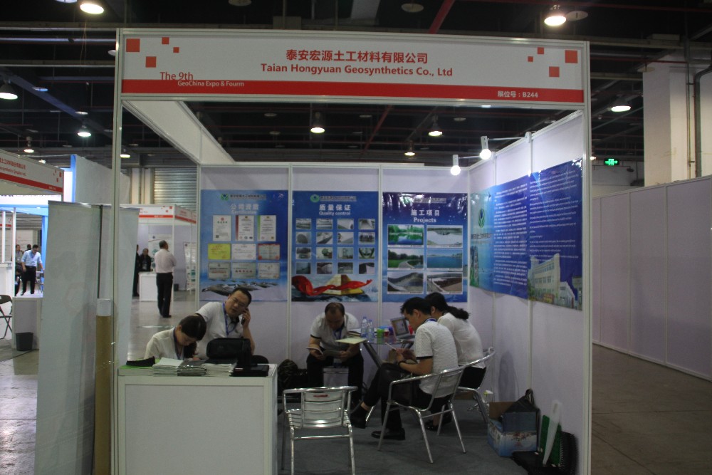 3500g-6500g Waterproof Membrane Bentoite Geotextile Liner GCL with 0.2mm HDPE Geomembrane
