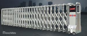 China Trackless Remote Control Automatic Folding Gate For Government Entrance factory