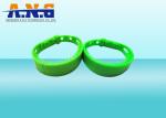 Rewritable ISO14443A NFC Rfid Wristbands Silicone Customized Logo