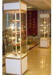 Portable Wheel Shop Display Shelving Lockable Glass Cabinet For Shopping Mall