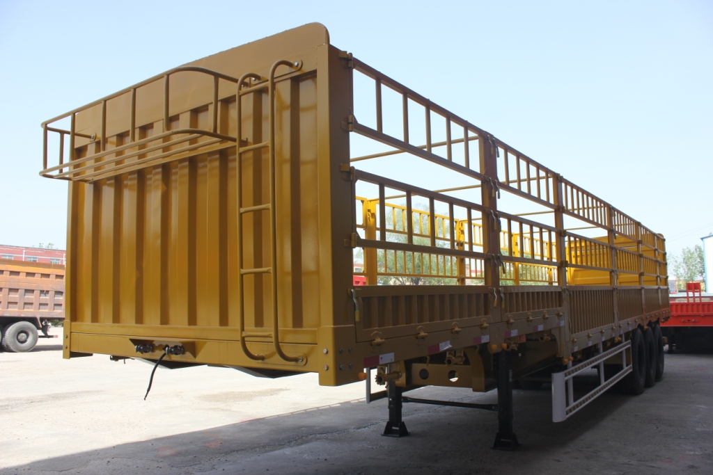 FUWA BPW Axles Bulk Cargo Carrier Fence Semi Trailer for Livestock Transportation
