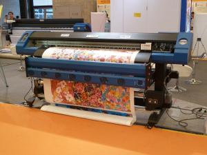 China Vivid Color UV Printing Machine Two Epson Dx7 Print Heads For Soft Material factory