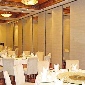 China Noise Reducing 100mm Hotel Partition Walls with Aluminum Track System factory