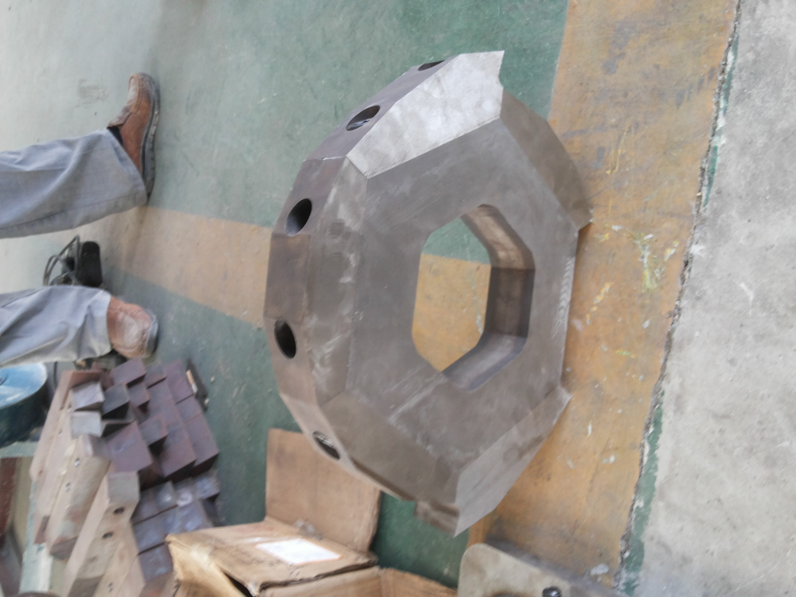 Exchangeable Blades Used Tire Shredder Tyre Shredding Equipment For Waste Tire Recycling Line