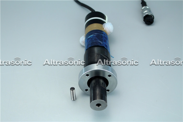 20Khz Constant Ultrasonic Welding Machine Black Transducer With Customized Flange