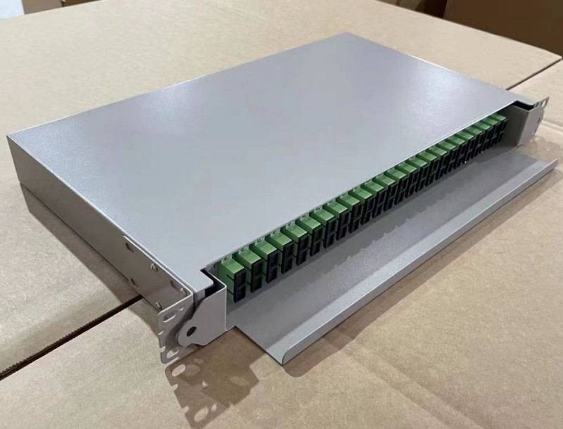 Black 24-48 Slding Type Rack Mount Fiber Optic Patch Panel For Network Cabling