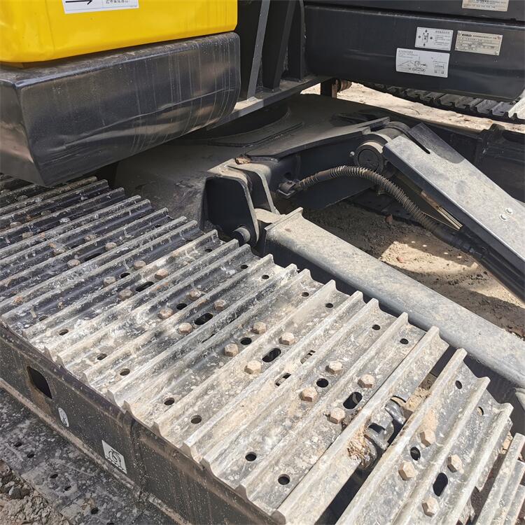 Japan Original Used Kobelco SK75 Excavator Good Condition and Crawler Chain Moving Type