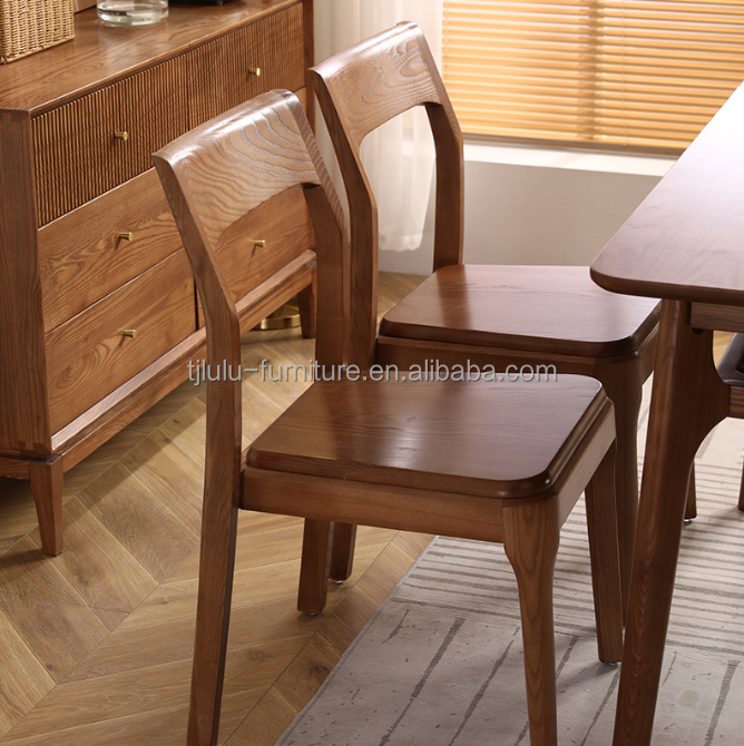 Classic Modern Style Brown Solid Wood Dining Chair for Restaurant Seating in Brown