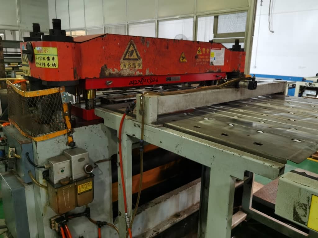Second Hand Digital Controlled Scroll Cutting Device Hengli Brand
