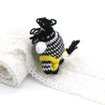 Needle Hook Knitting Doll Key Chain Big Lips Colored Handmade 8cm Size ODM