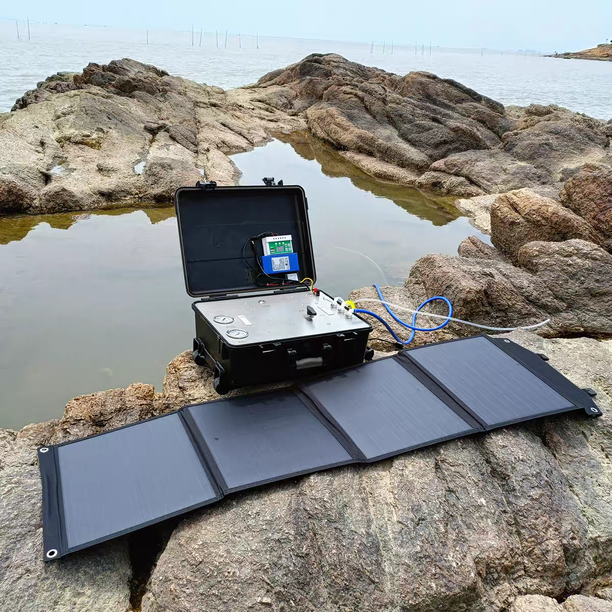 Compact Portable Solar-Powered Seawater Purification Unit