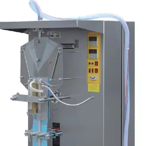 China Automatic Liquid Mineral Water Sachet Packing Machine factory