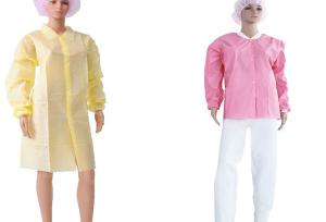 China Unisex Disposable Plastic Lab Coats Chemical Resistant For Hospital factory