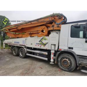 In 2012, Zoomlion 47 M Concrete Pump Truck With Large Displacement And 5 Masts