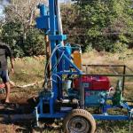 150m Deep Hydraulic Water Drilling Machine With 1500Kg Hosting Capacity