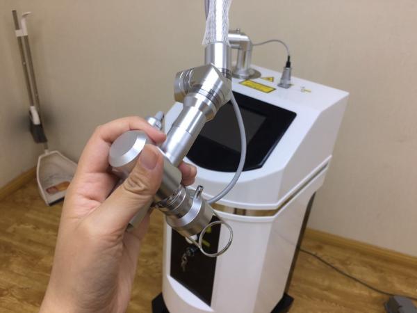 Fractional Co2 Laser For Stretch Marks , Acne Treatment Machine 10600nm