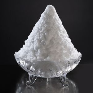 Large Power Snowflake Ice Machine With 220Kg Ice Storage For Home With Good