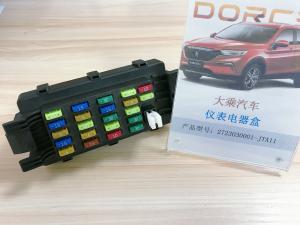 China Black Auto Power Distribution Box Waterproof Automotive Fuse Block factory