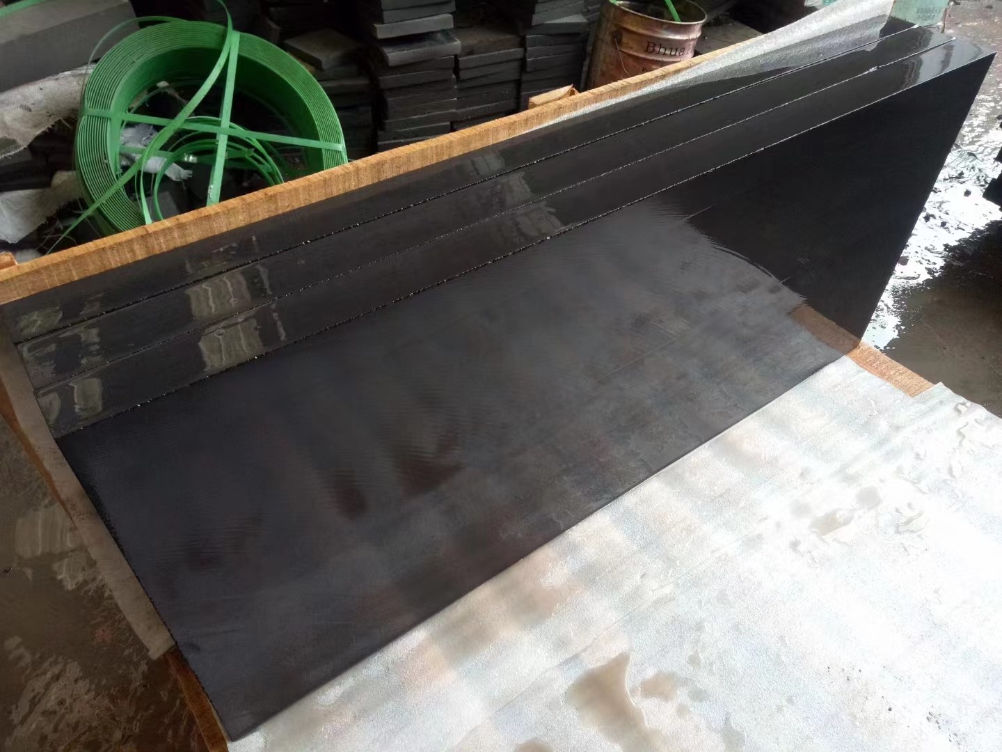 Honed Finish Black Sandstone Tiles 18mm Sandstone Wall Tile Wear Resistance