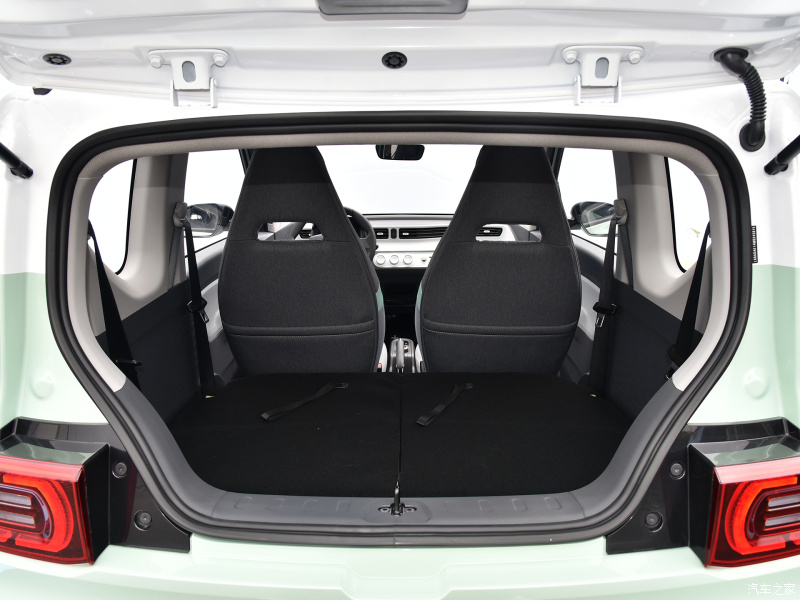 Manual Adjustment LED Camera Fabric EV Car Wuling Mini EV Chinese Electric Mini Car Sports Vehicle 4 Wheels Sedan Single Left